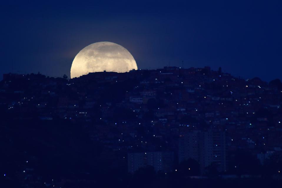 VENEZUELA-ASTRONOMY-BLUE MOON