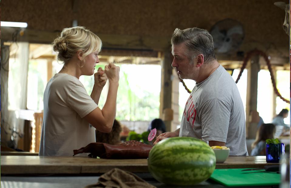 Malin Akerman e Alec Baldin em 'Chick Fight'.
