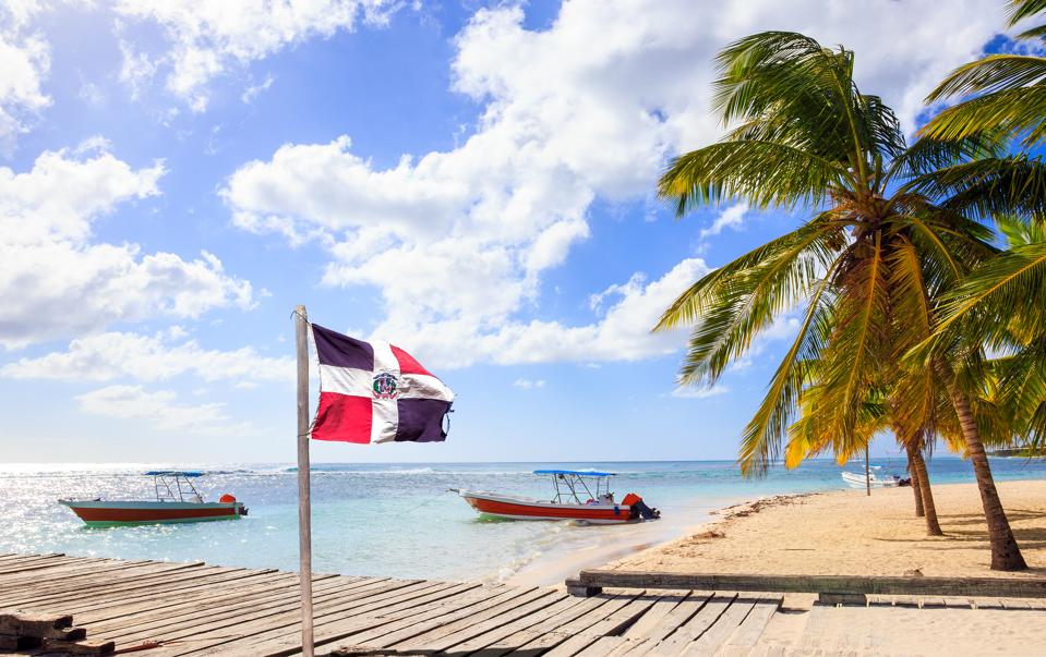 Playa caribea y playa de bandera de Repblica Dominicana viaje de escapada tropical COVID-19