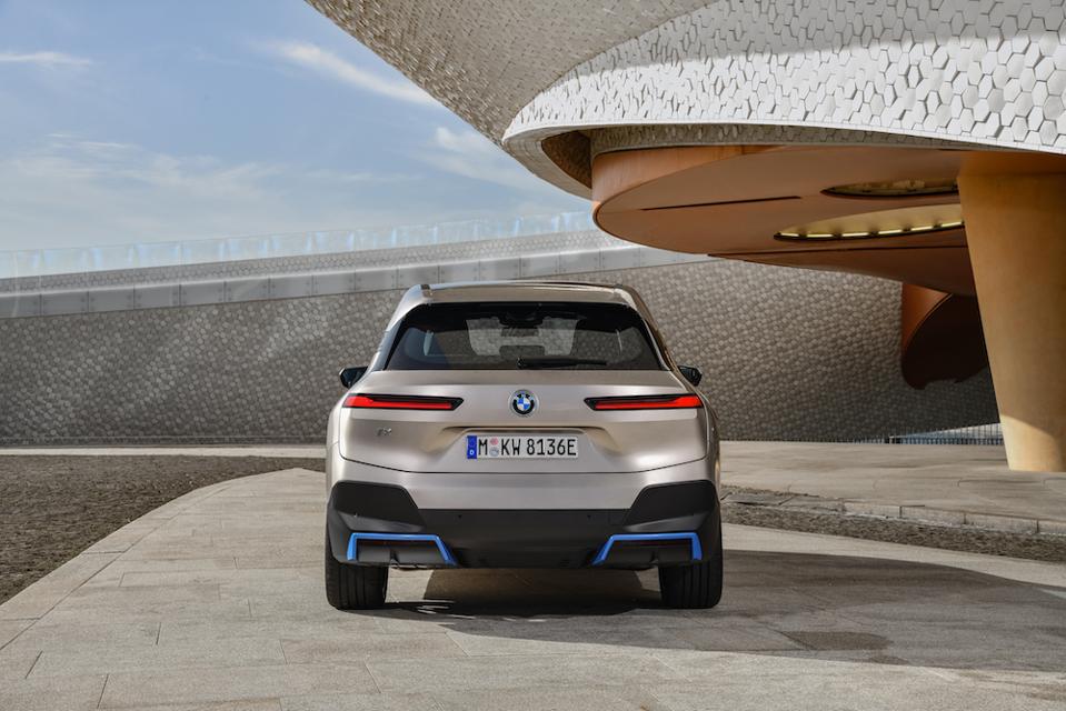 The iX premiers the evolved identity of BMW in the new electric transport era