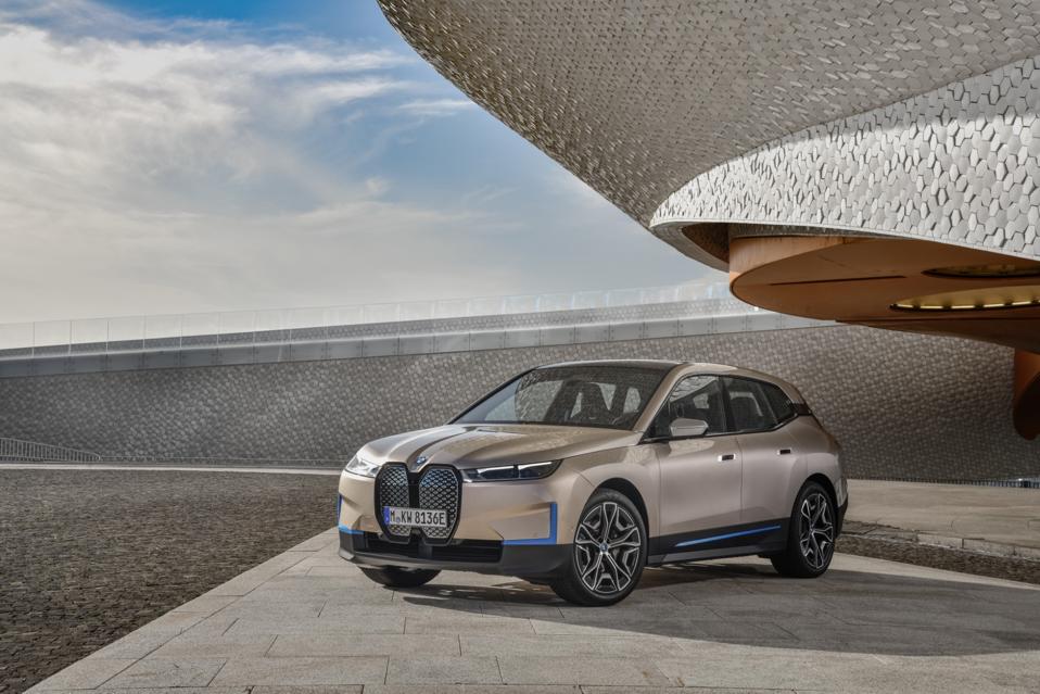 BMW Jumps Into Electric SUV Race With 2022 iX