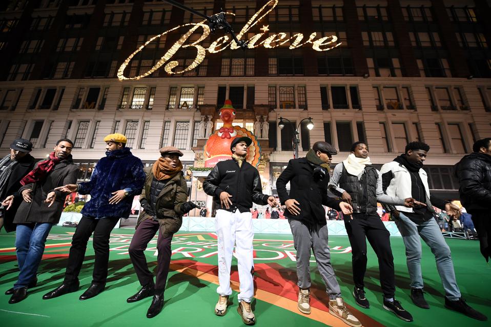 Broadway Shows Including Hamilton To Perform In Macy S Thanksgiving Parade Despite Ongoing Shutdown