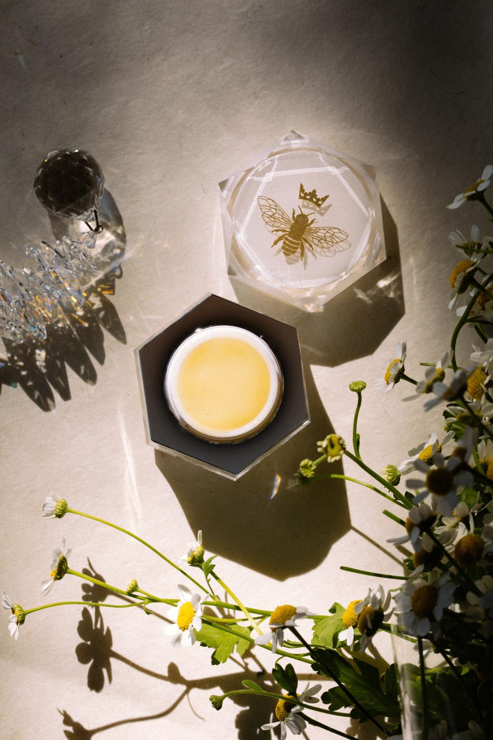 The jelly itself is a muted yellow color, almost resembling honey.
