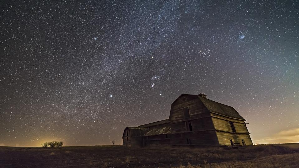 Langit Malam Tanpa Bulan dan Rasi Musim Dingin Menyambut Pengamat Bintang