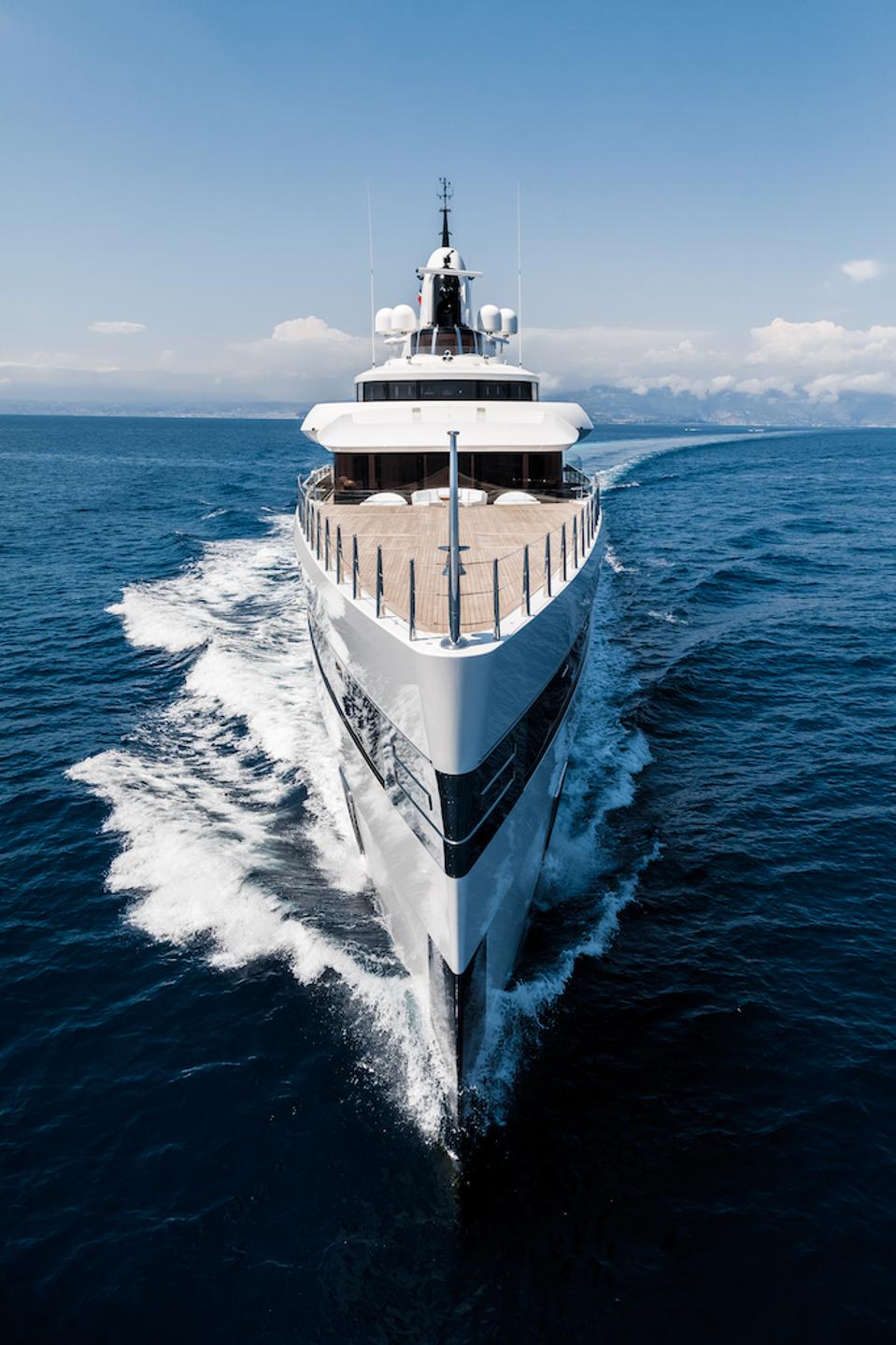 Sailing-Stream.fr ⚓ Feadship gagne gros aux prix BOAT International World Superyacht ⚓ Lady S remporte sa catégorie aux prix annuels des superyachts du Boat International