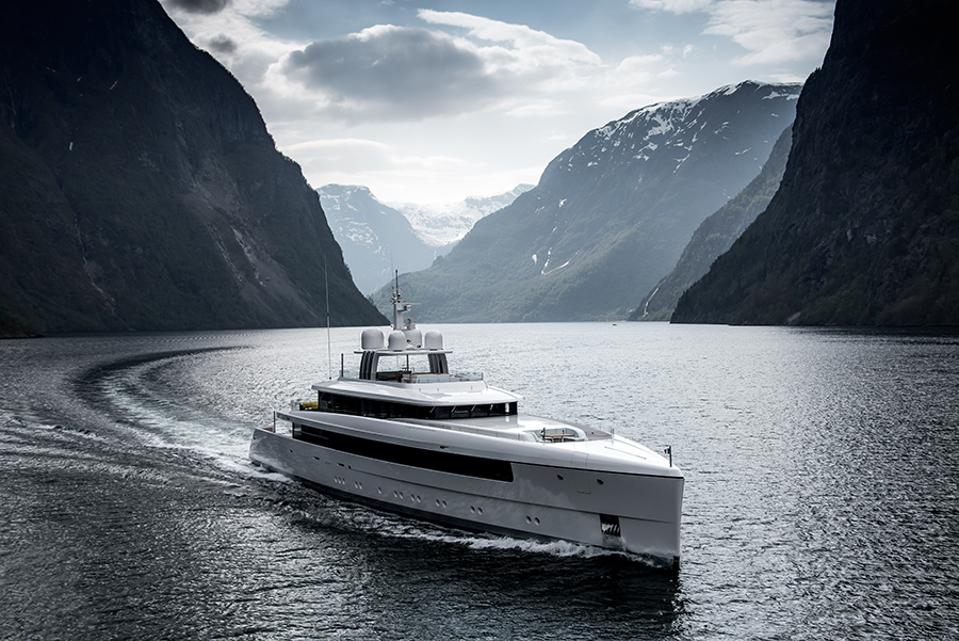 Sailing-Stream.fr ⚓ Feadship gagne gros aux prix BOAT International World Superyacht ⚓ Najibla construit par Feadship remporte sa classe aux Boat Internationl Superyacht Awards