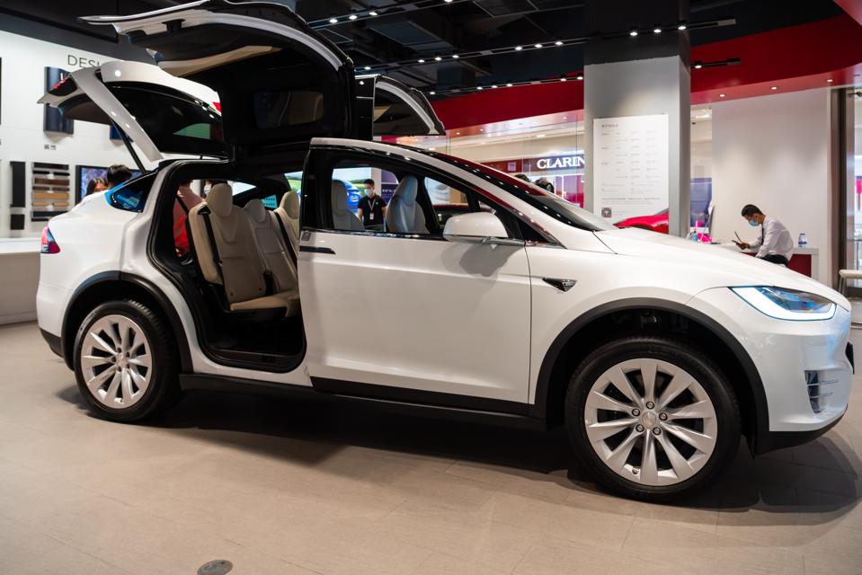 Researchers Hacked And Stole A Tesla Model X In Just Minutes Researchers Hacked And Stole A Tesla Model X In Just Minutes