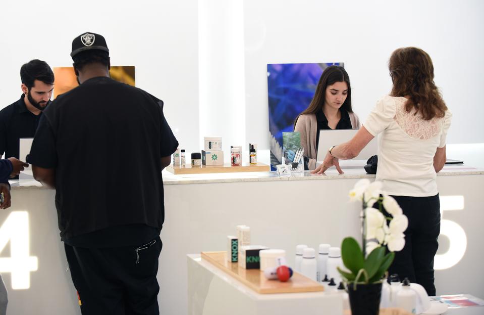 Florida Lawmakers Propose Limiting THC Levels In Smokeable Medical Marijuana