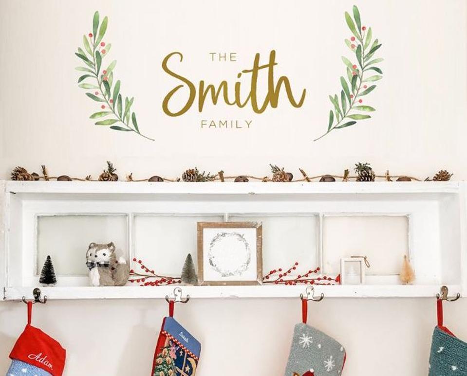 Custom family name wall decal tempaper