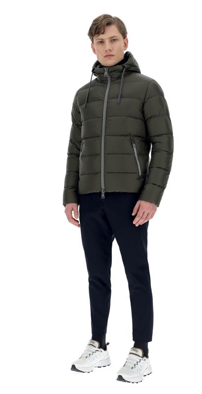Herno Globe Fast5Degradable bomber is a stylish choice for you and the health of our planet.