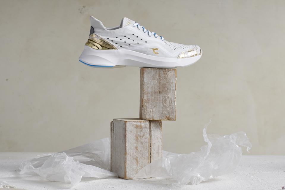 Courser, the first fleet-footed, supercharged performance sneaker: Women's