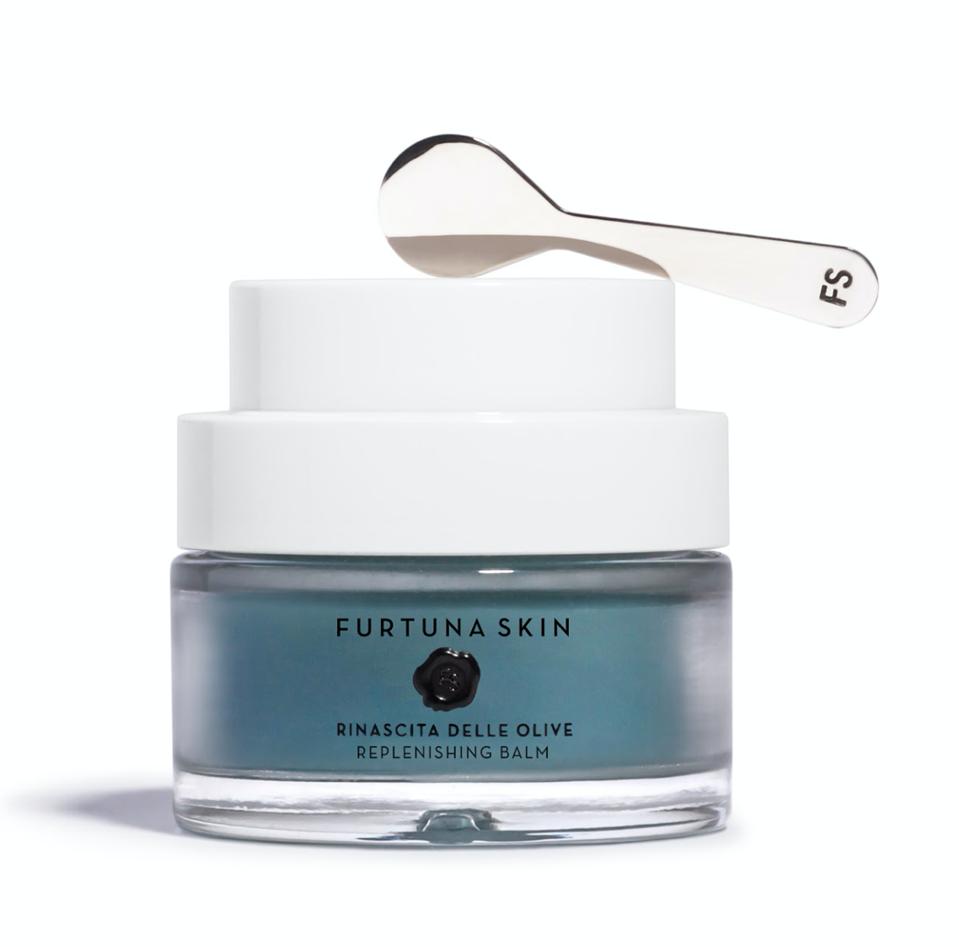 With Furtuna Skin’s Replenishing Balm, ancient medicinal flowers power the intensive soothing complex, resuscitating a depleted complexion and restoring skin’s radiant glow. 