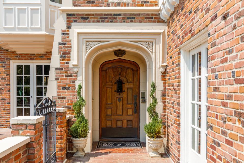 The entry of a home.