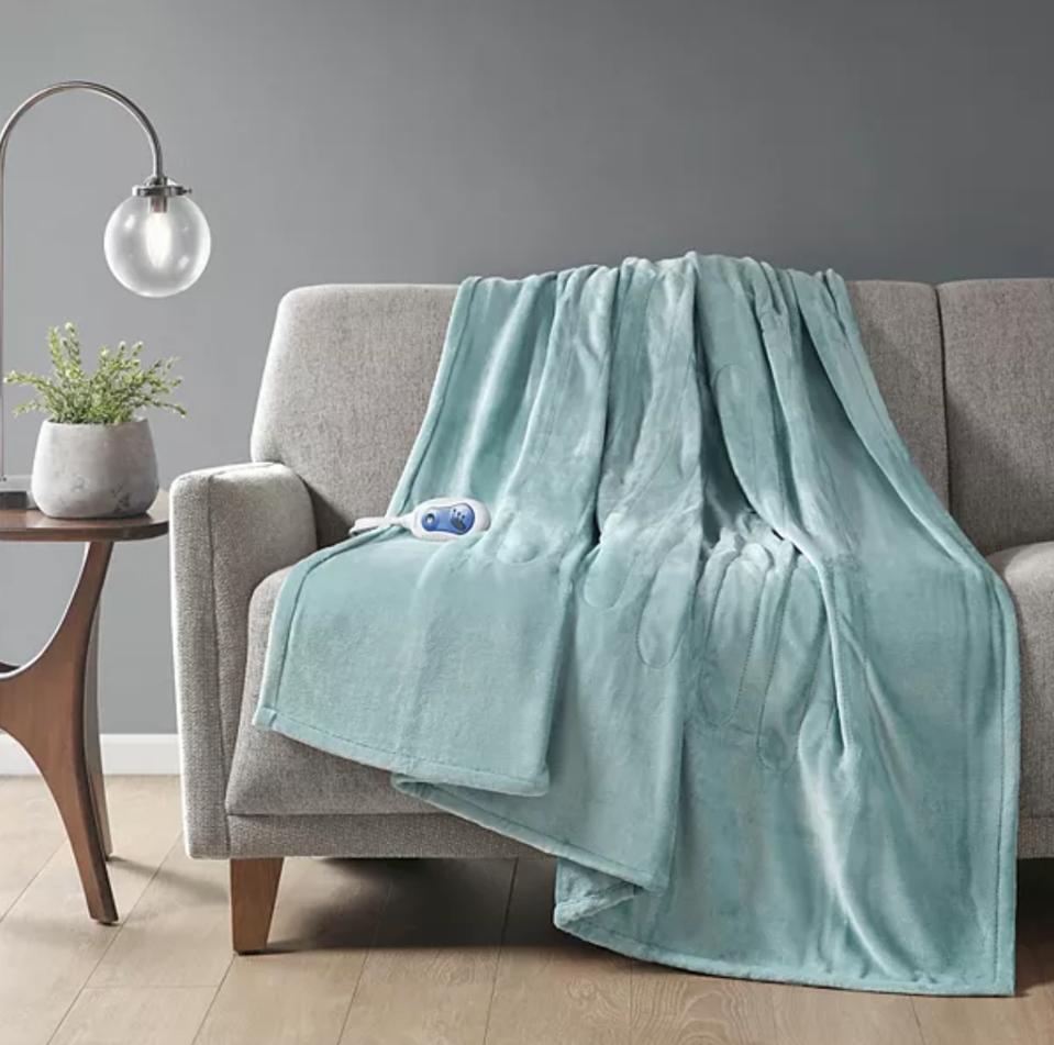 11 Of The Best Electric Blankets And Heated Throws To Keep You Cozy(01)