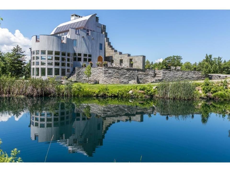 The Ten Coolest Most Unusual VRBO Rentals In The World the-ten-coolest-most-unusual-vrbo-rentals-in-the-world