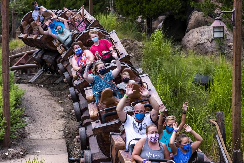 Disney S Master Class How To Get Everyone To Wear A Face Mask