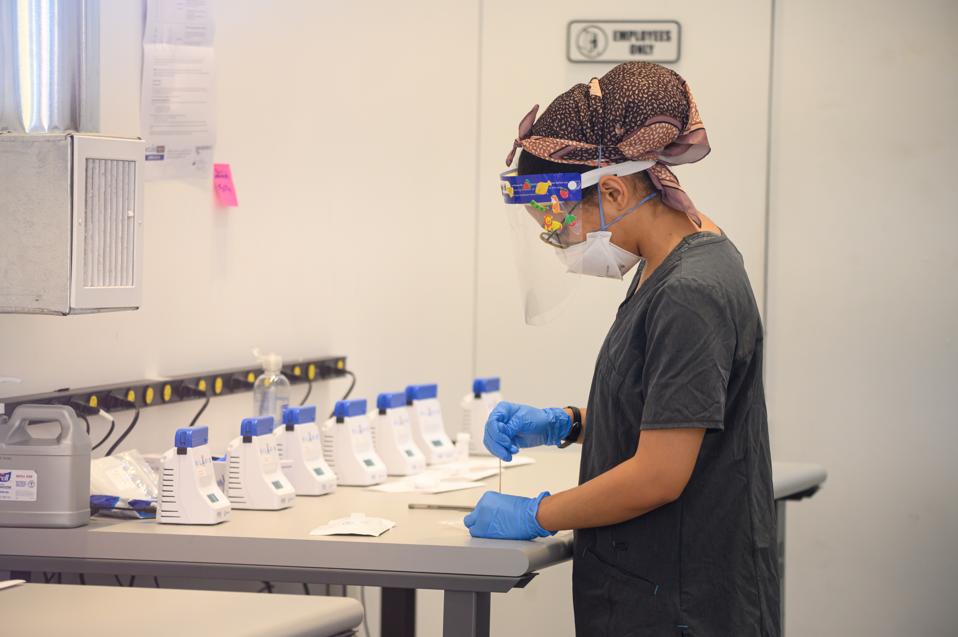 Entertainment & Tourism Industries In New York City Struggle Under Pandemic Restrictions