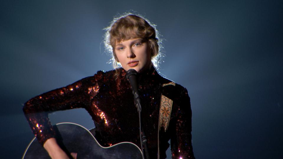 Taylor Swift's Evermore headed for massive debut atop Billboard 200