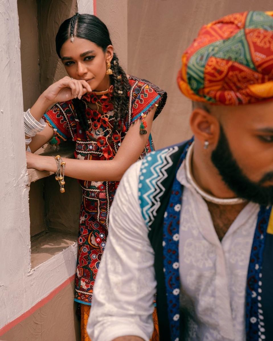 Aman Kay Rang draws its inspiration from traditional Pakistani crafts and color combinations.