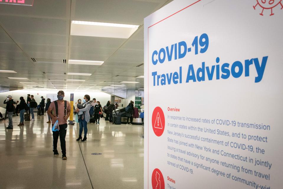 US-HEALTH-VIRUS-HOLIDAY-TRAVEL