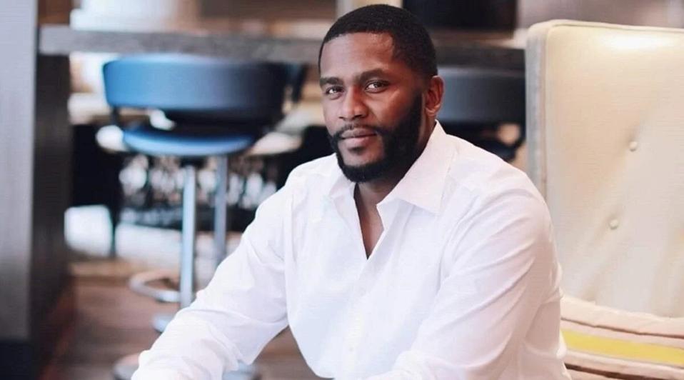 Former NFL Player Tony ‘The Closer’ Robinson Jr. Is Helping Students