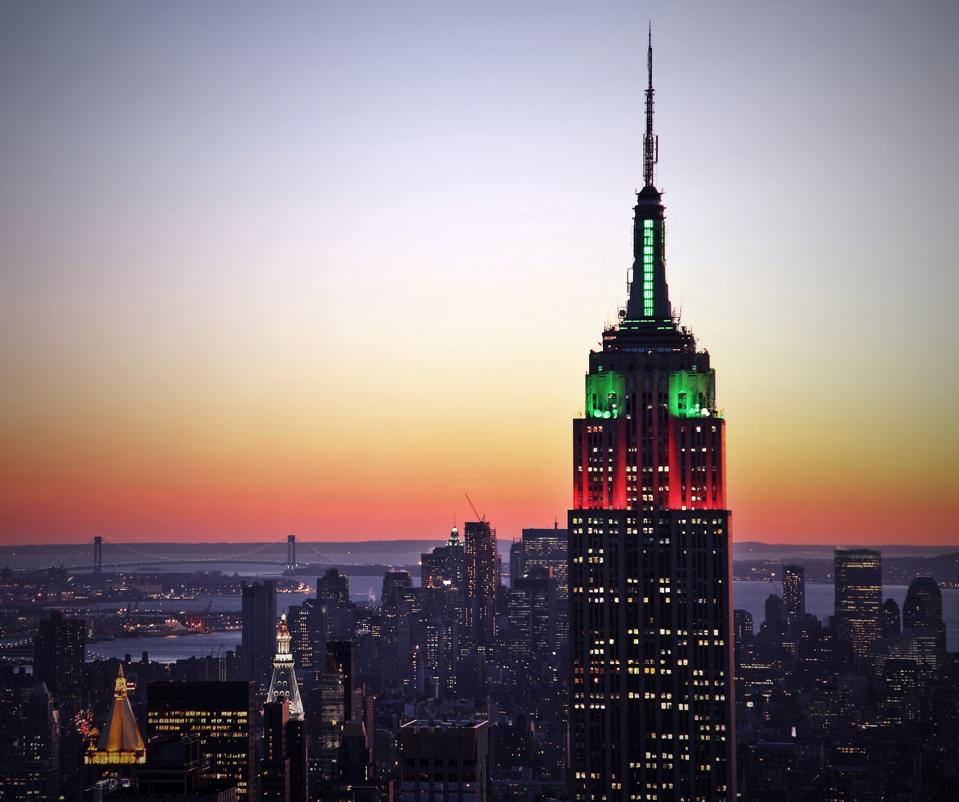 How To See The Empire State Building Holiday Light Show From Anywhere How To See The Empire State Building Holiday Light Show From Anywhere