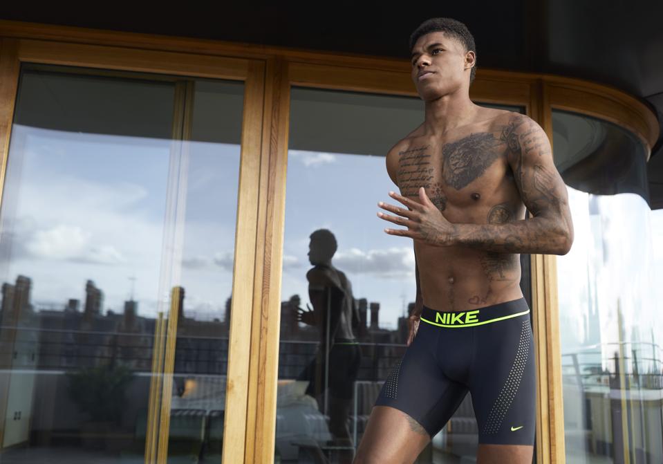 Manchester United’s Marcus Rashford wears the Nike Elite Micro Boxer Brief made with 4-way stretch fabric and sweat-wicking technology to provide the support and comfort you need to power through tough workouts.