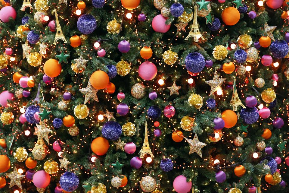 21 Beautiful Christmas Trees Around The World In Photos Christmas Decorations Around The World