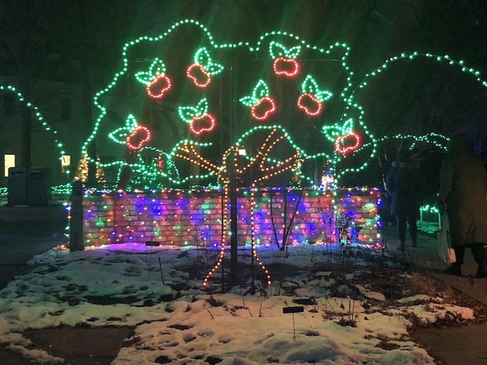 Check Out Holiday Light Displays By Car At These Drive Thru Events Christmas Lights Drive Thru Near Me 2021