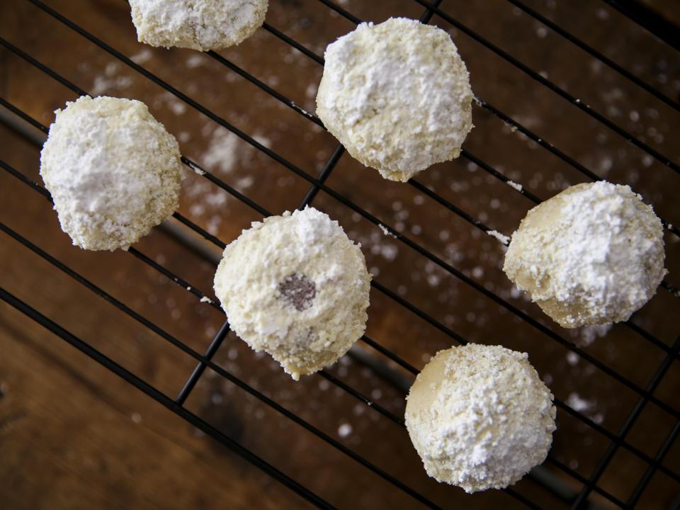 Grandma Gracie’s Snowball Shortbread Cookies