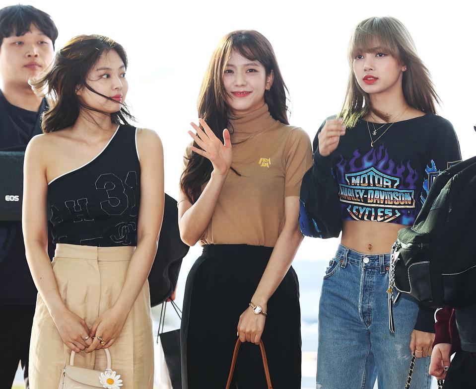 Celebrity Sighting In Seoul