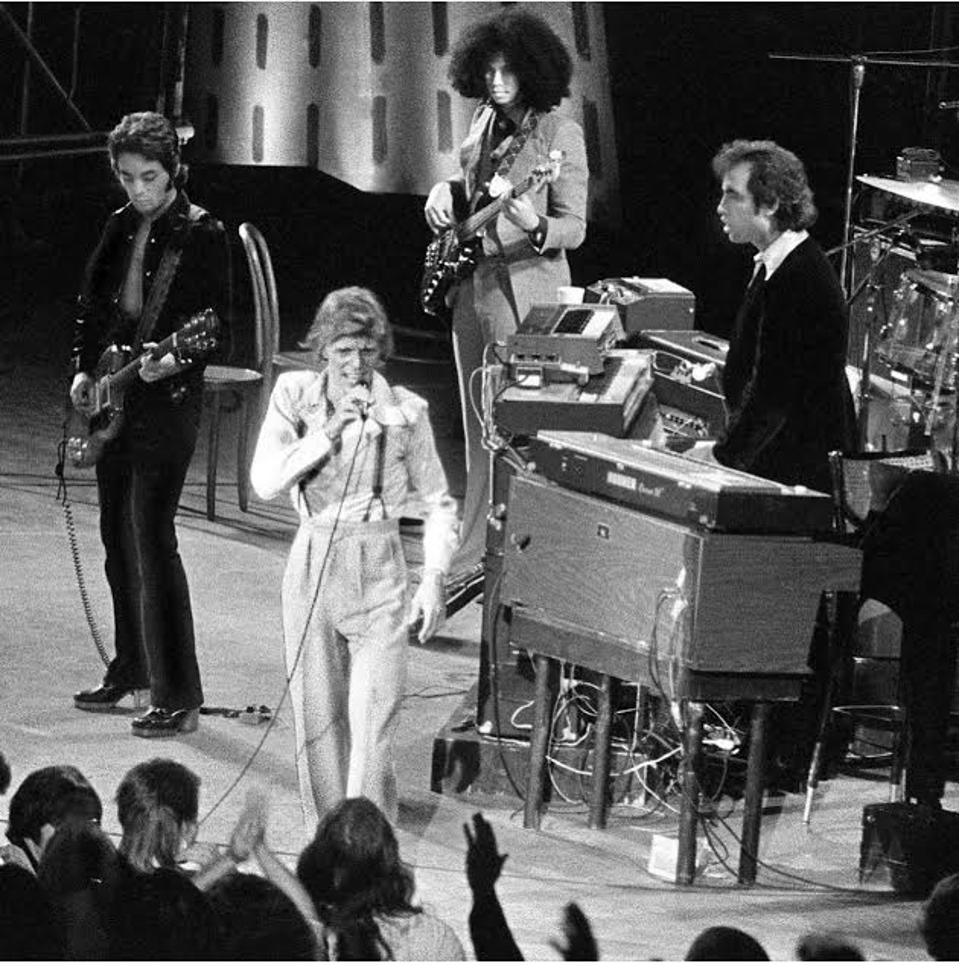 Mike Garson Celebrates Legacy Of David Bowie With Global Livestream Featuring Superstar Lineup From Duran Duran To Peter Frampton
