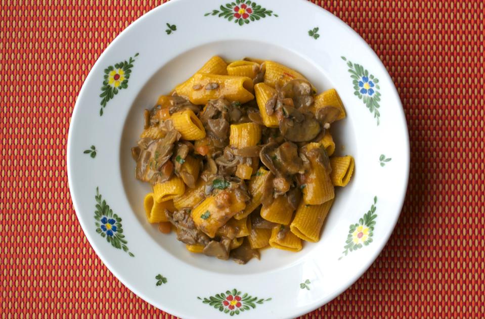 rigatoni with meat sauce from altamerea group.