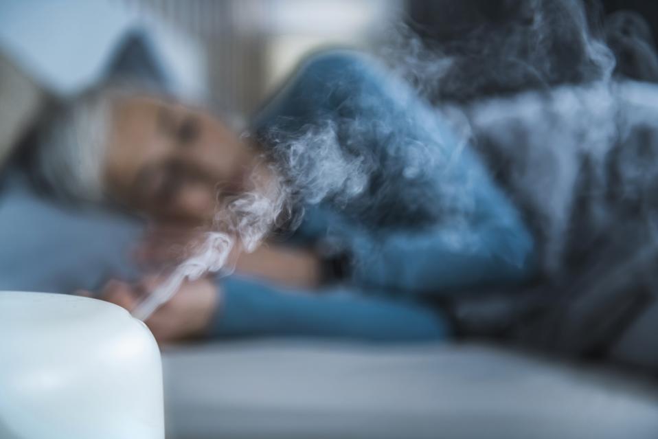 Air humidifier in bedroom