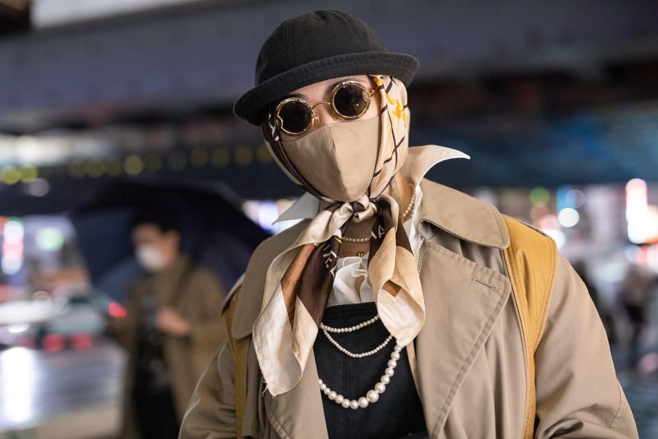 Street Style: Oct 17 - Rakuten Fashion Week Tokyo 2021 SS