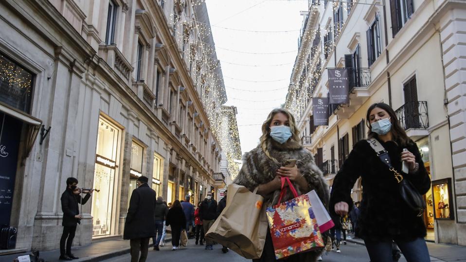 Italy Christmas shopping before the lockdown