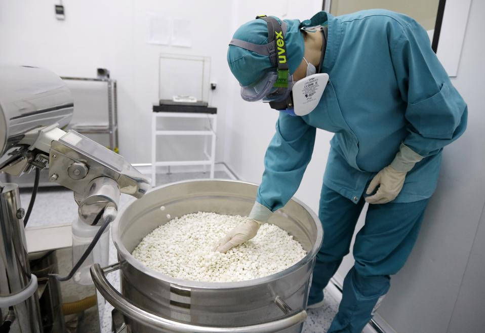 Pharmaceutical company in Saransk, Russia, produces medicine to treat COVID-19 patients