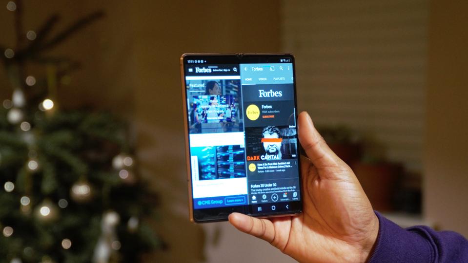 Samsung could redesign the Galaxy Fold.