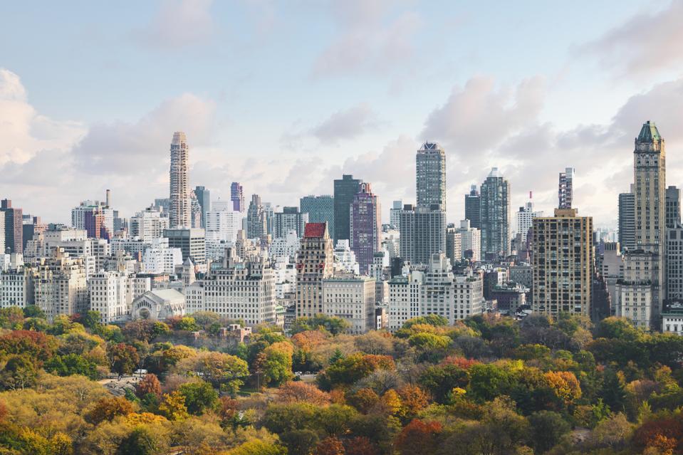 As 21 Nears Manhattan S High End Housing Market Trends Upwards As 21 Nears Manhattan S High End Housing Market Trends Upwards