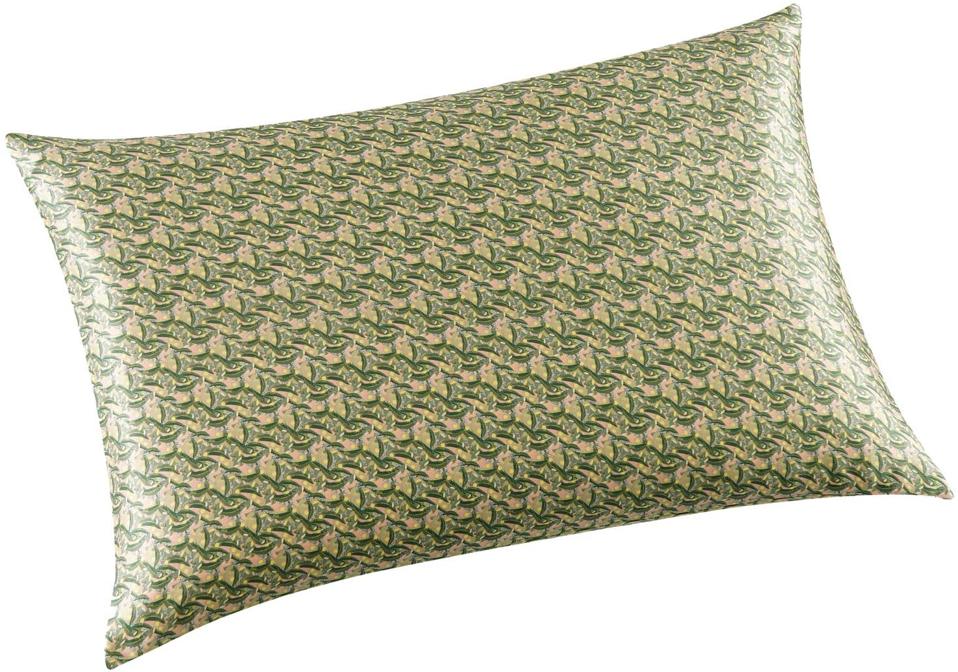 alaska bear pillowcase