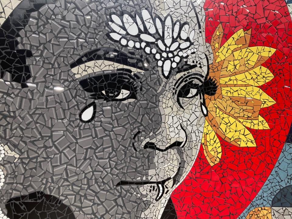 Close up of Celso González Quiñones mural outside the Jessie duPont Ball Center in Jacksonville, Florida depicting Ebony Payne-English.