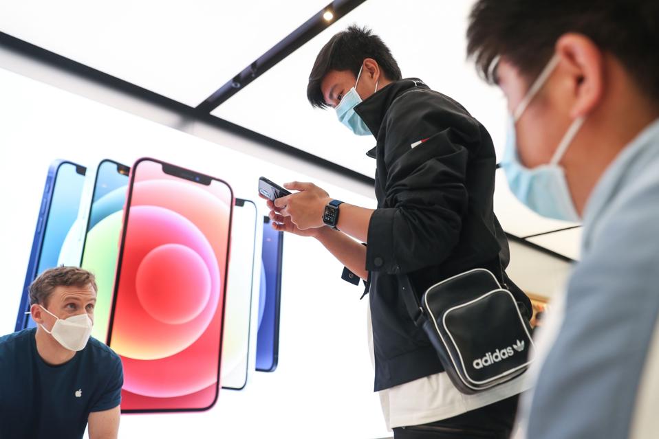 Release of the Apple iPhone 12 Pro Max and Mini Models in Stores