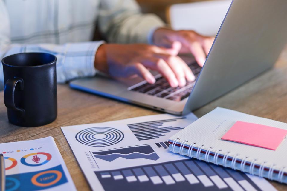 Business investment analysis,accounting,work at home