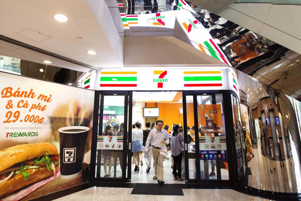 7-Eleven and Other Mini-Mart Operators Challenge Vietnam's Street Retail