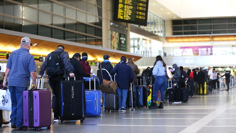 Travel Increases Ahead Of Christmas Holiday