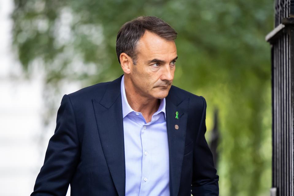 قدم الرئيس التنفيذي لشركة BP ، برنارد لوني ، تعهدًا بشأن التنوع البيولوجي والمناخ يوم الاثنين ، ومع ذلك لم يكن مستعدًا للتعاون مع تحقيق التسرب النفطي في موريشيوس
