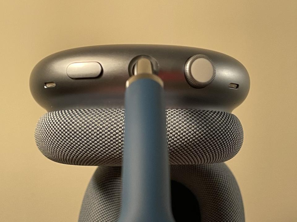 Apple AirPods Max Battery Drain Issue: Here’s How To Fix It