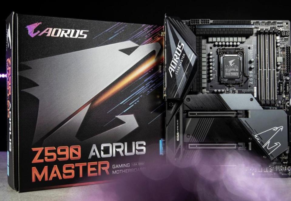 I produttori di schede madri come Asus, ASRock, Gigabyte e MSI stanno lanciando nuovi modelli che utilizzano il chipset Z590, che fornisce supporto Thunderbolt 4 e PCIe 4.0.