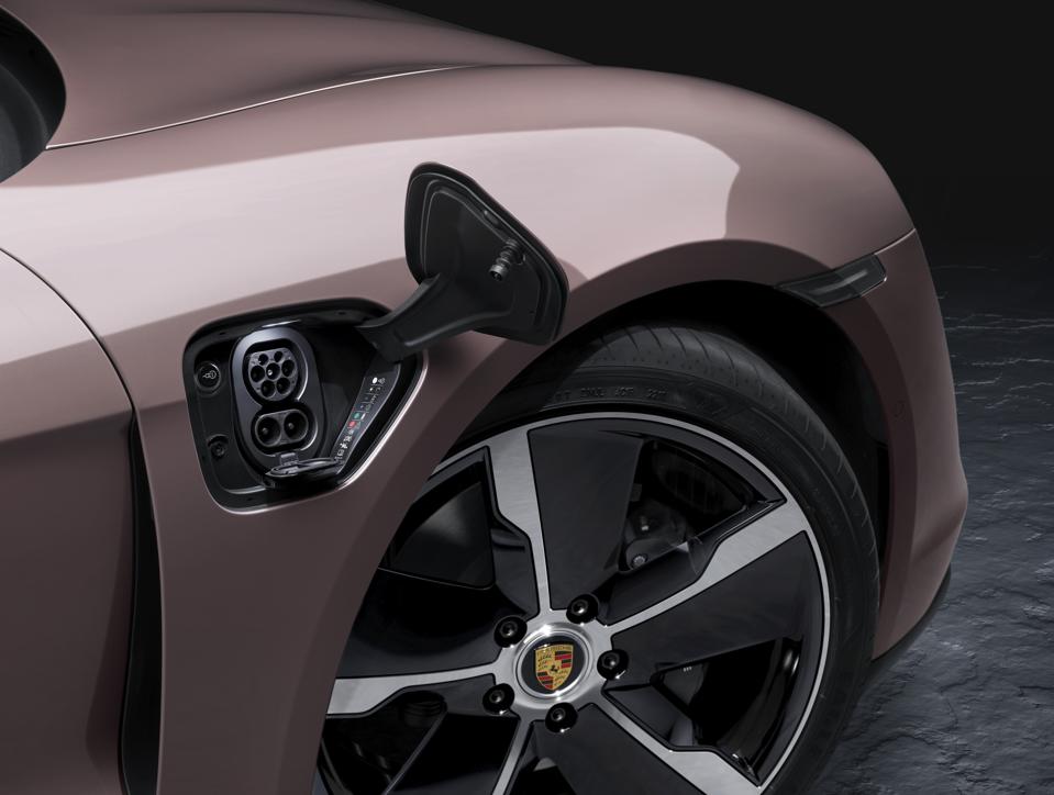This optional wheel should be a no-cost choice. It looks fantastic.