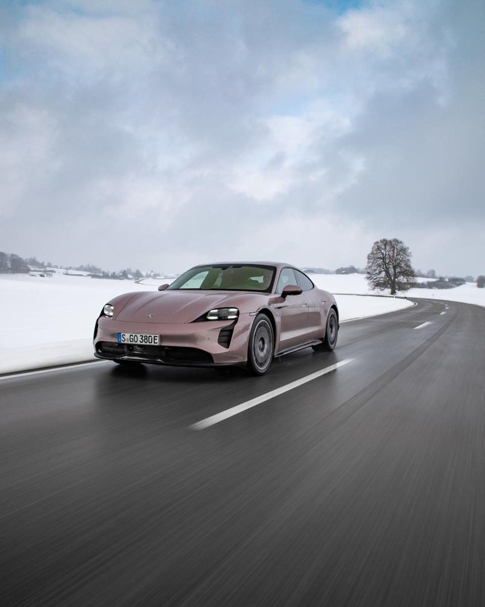 Taycan is handsome, low hood and cowl. Roofline echoes Butzi Porsche's 911.